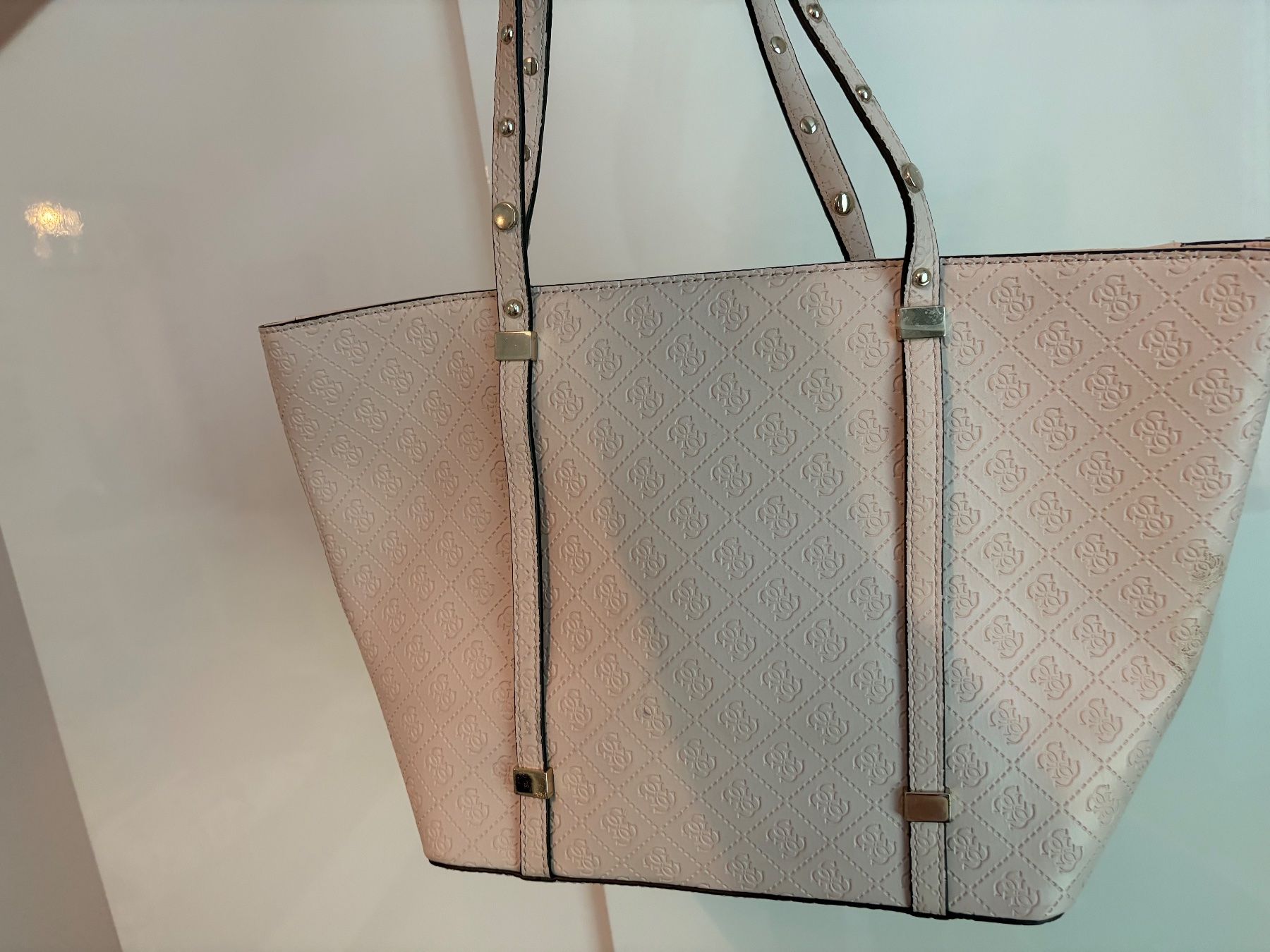 Guess Sacs femmes: Guess Handtasche – D'occasion à Winterthur par sam_x2fx 1