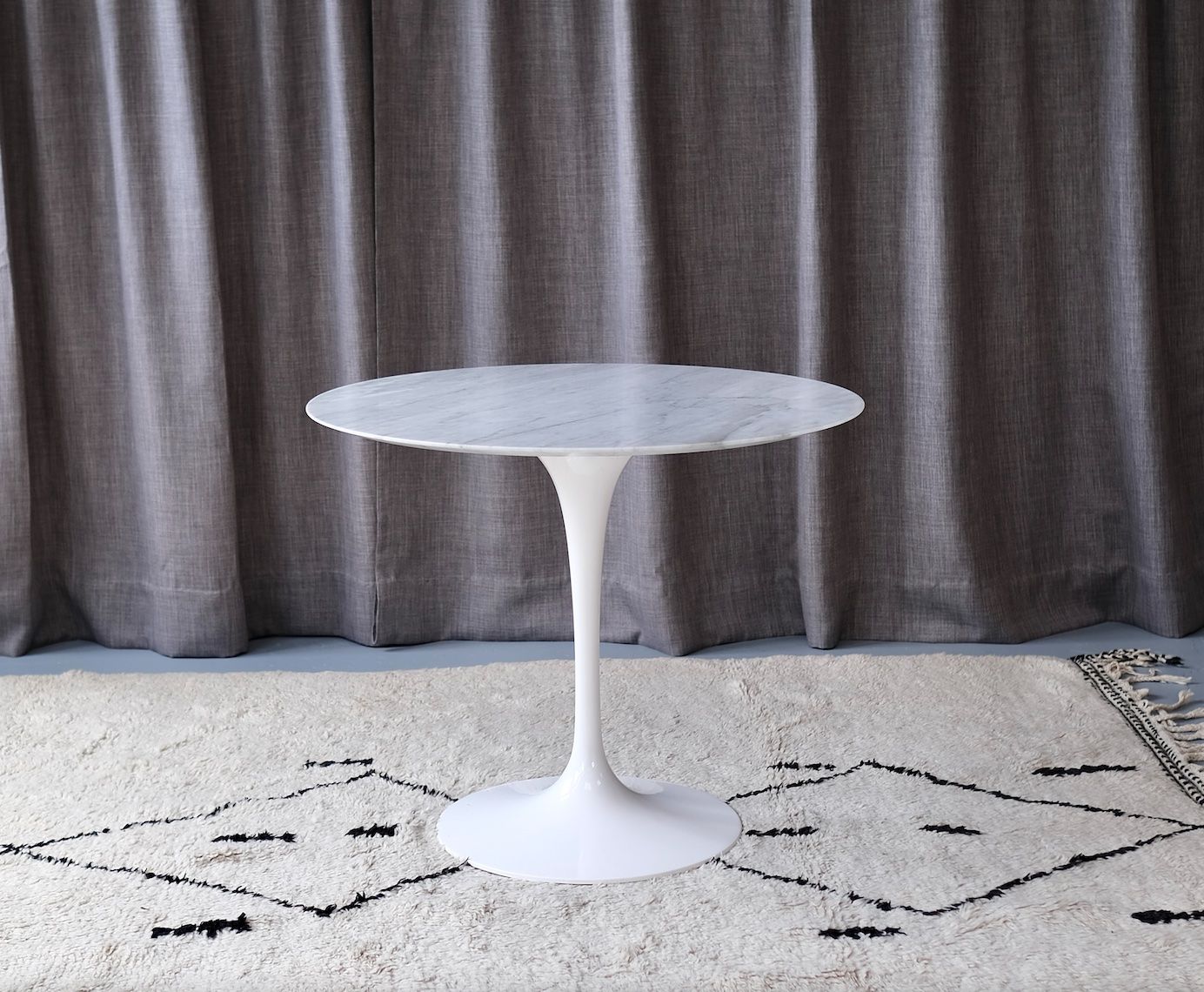 Tische: Tulpentisch Carrara Marmor / Eero Saarinen style – Gebraucht aus Bern von Zmodern_CON 4