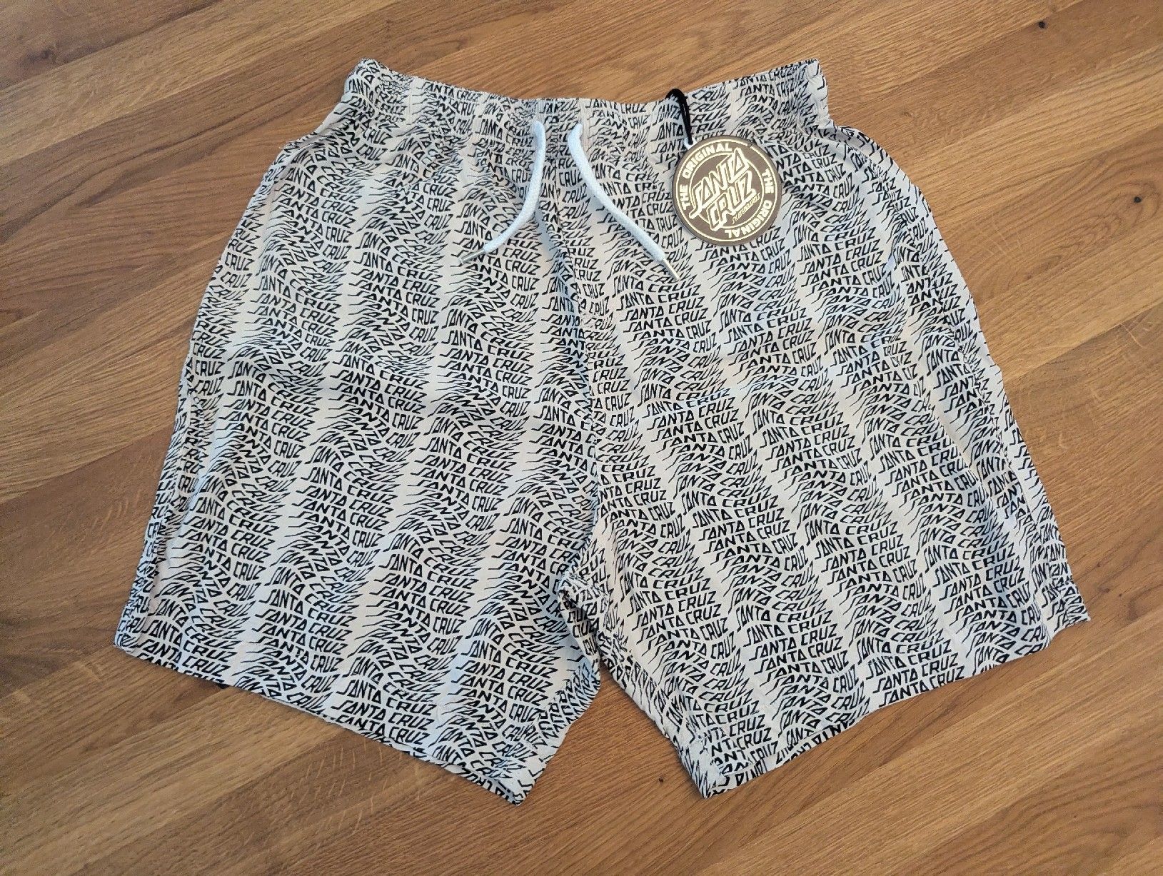 Santa Cruz Hosen: Santa Cruz Vortex Shorts Womens – Neu und originalverpackt aus Stans von angelajanequick 1