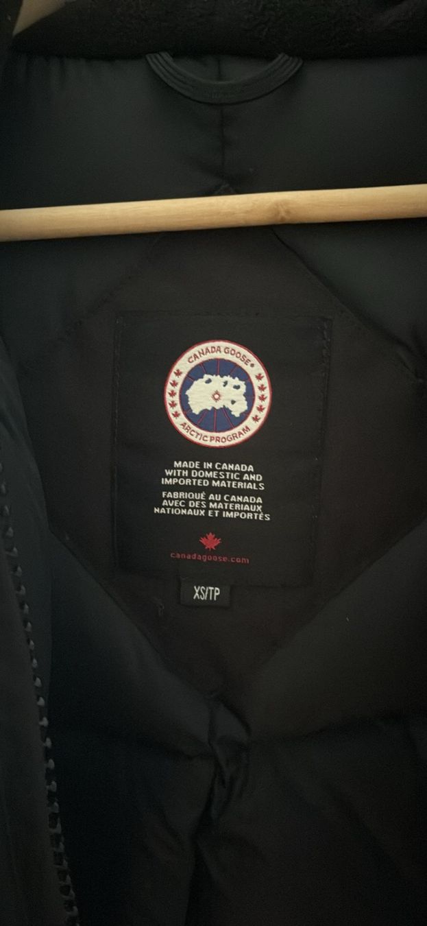 Canada Goose Giacche: Canada Goose - Parka – Nuovo (secondo la descrizione) da Dietlikon venduto da sibel.oe 2