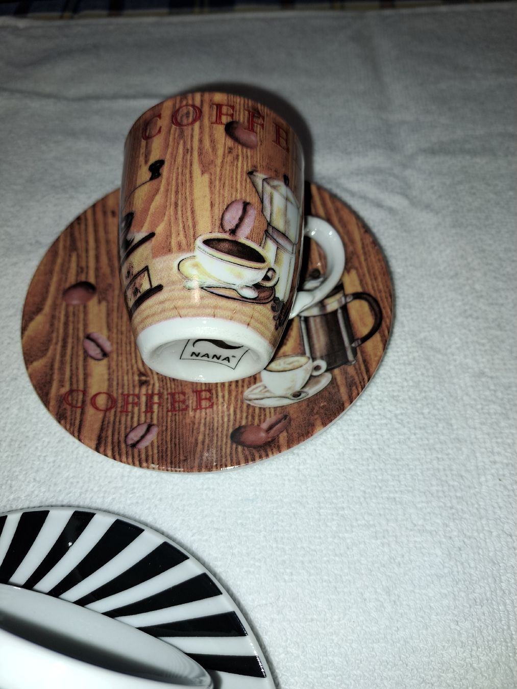 Tazze: 4er Set Espressotassen mit Unterteller, Master. Neu. – Nuovo (secondo la descrizione) da Kölliken venduto da Upcycling-by-Mc-TAM 3