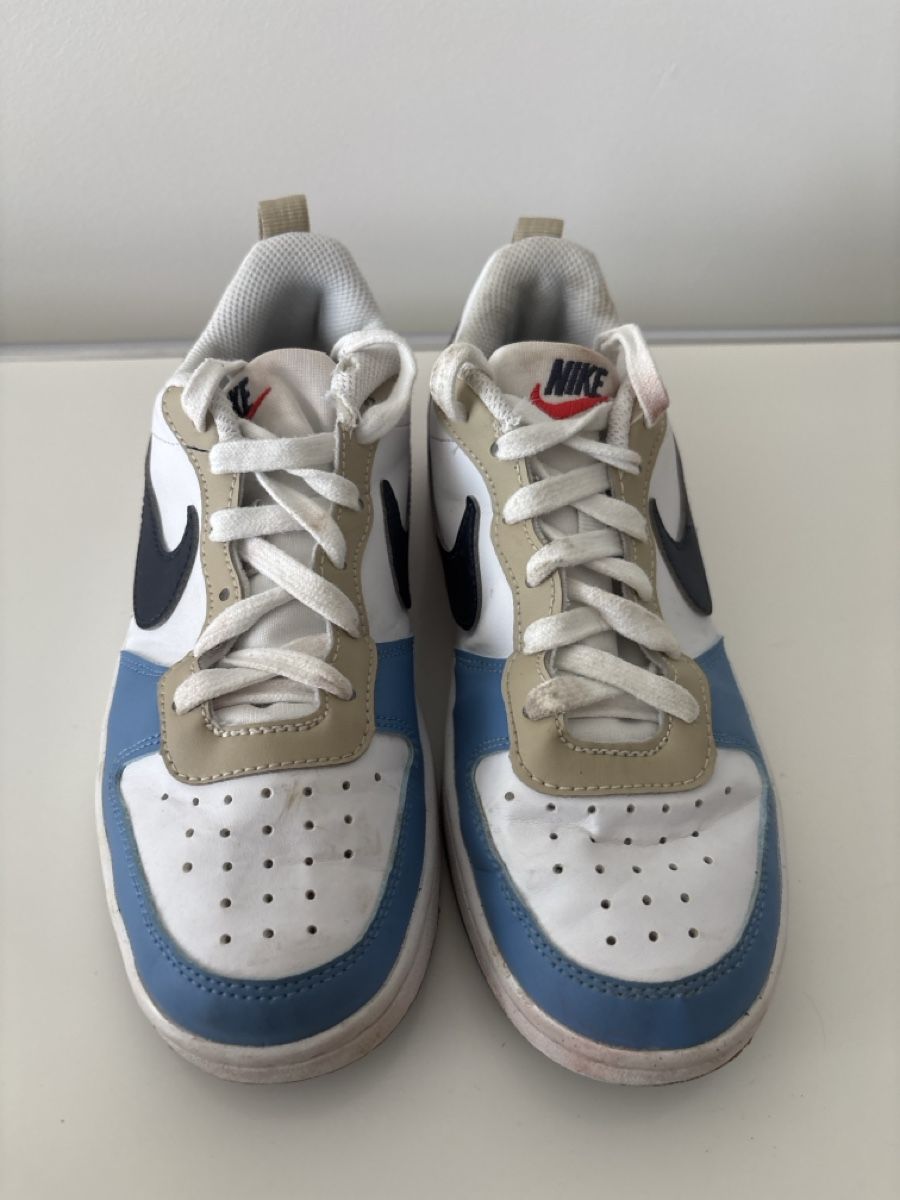 Nike Chaussures garçon: Nike Schuhe  – D'occasion à Salenstein par sehrgut