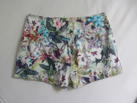 ZARA - Shorts bunt geblümt S