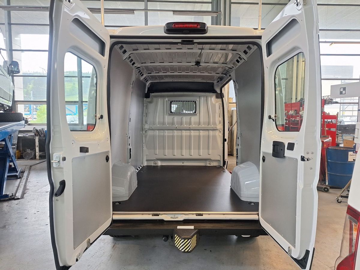 Fiat Tutti i ricambio: Wandverkleidung Ducato L2H2 Aluminium – Nuovo (secondo la descrizione) da Einsiedeln venduto da Shkurte_K