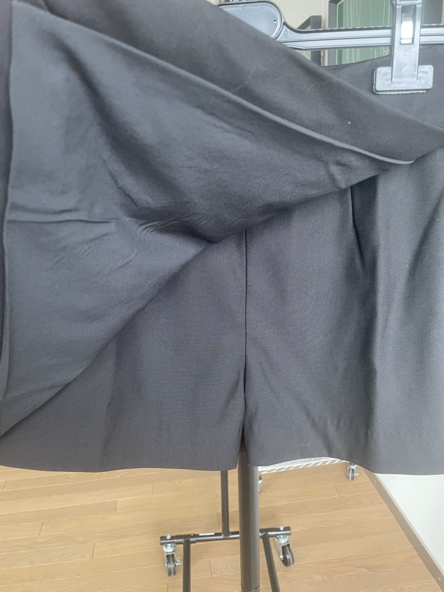 Pantaloni: Chic Black Mini Skort - Perfect for Summer Outings! – Nuovo e nell'imballaggio originale da Zürich venduto da ayl_5wmh 2