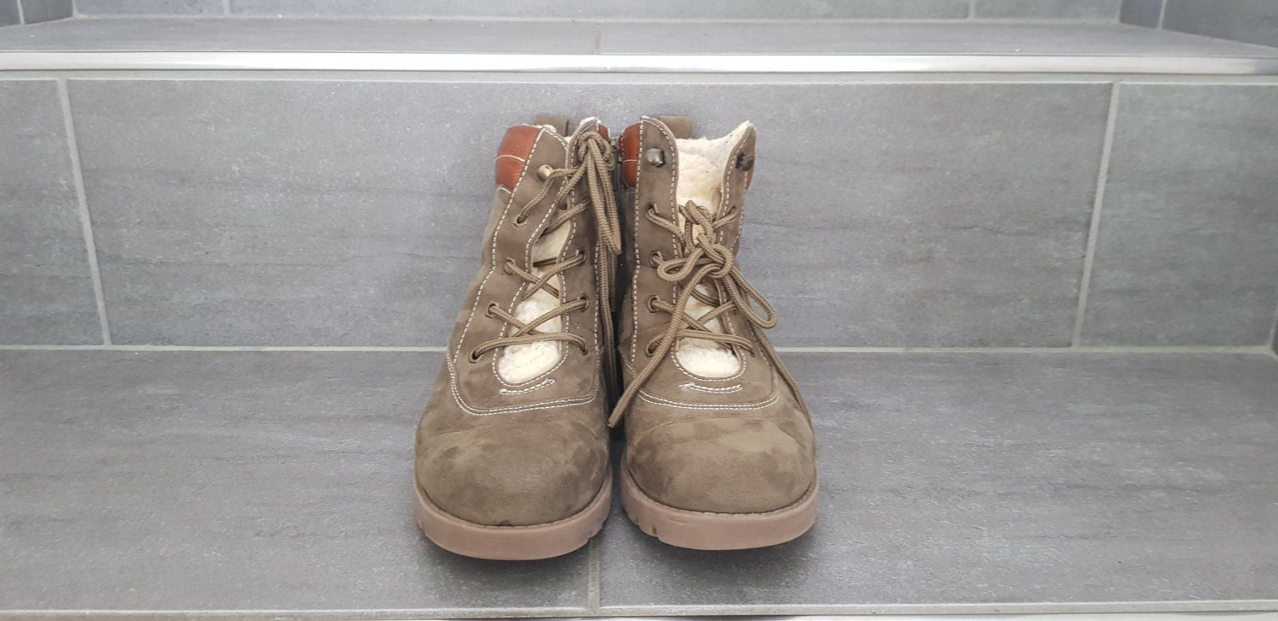 Scarpe per ragazze: Winterschuhe grün gr.36 – Usato da Mezzovico venduto da maemy 2