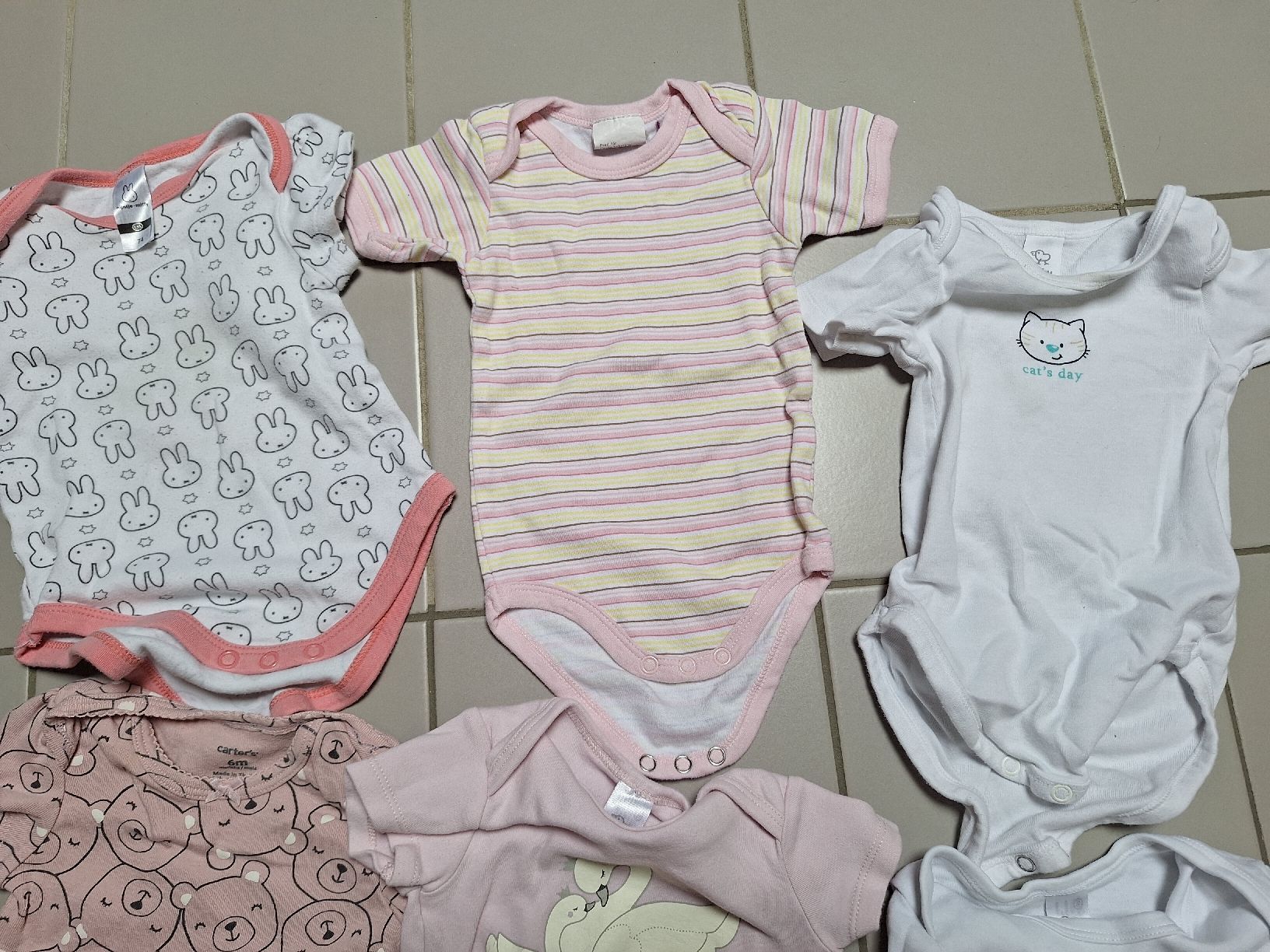 Lotti & Set di vestiti: 9 kurzarm Bodys 74 bis 74/80 – Usato da Sissach venduto da Nothing123 3