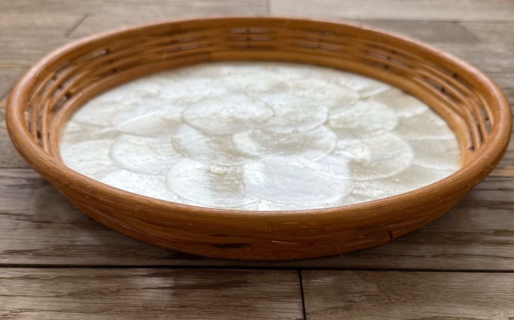Piatti di portata: Midcentury Muscheltablett – Usato da Luzern venduto da Mamutpe 1