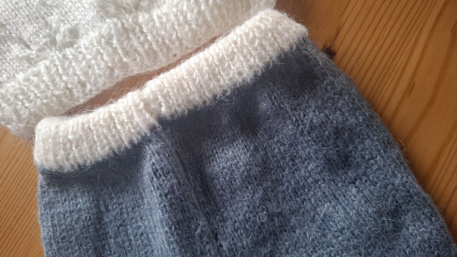 Bambole: Handgestrickte Puppenkleider – Usato da Balzers venduto da silviahuaraz 3