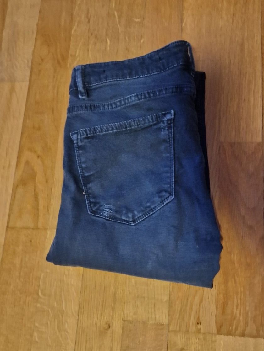 Zara Jeans: Zara Jeans - schwarz - Gr. 34 – Gebraucht aus Fällanden von zeno01 9