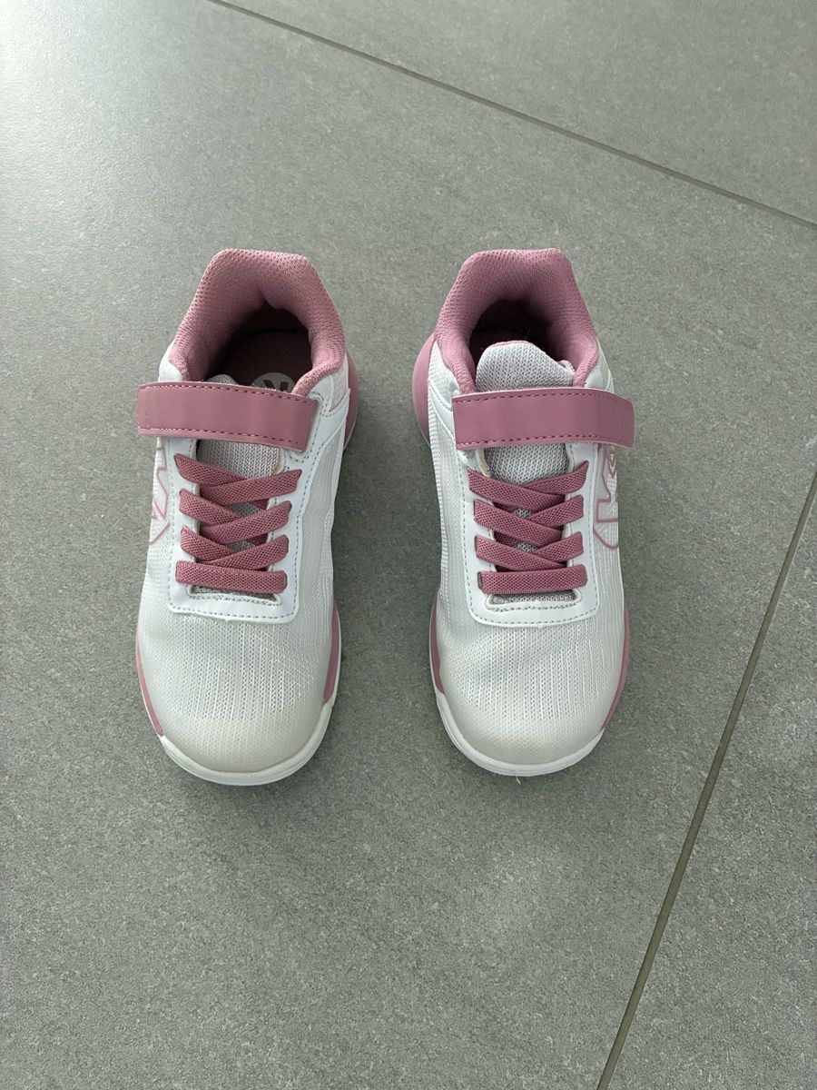 Scarpe per ragazze: Kempa Hallenschuhe Gr. 28 – Usato da Rohrbachgraben venduto da Silberkatze