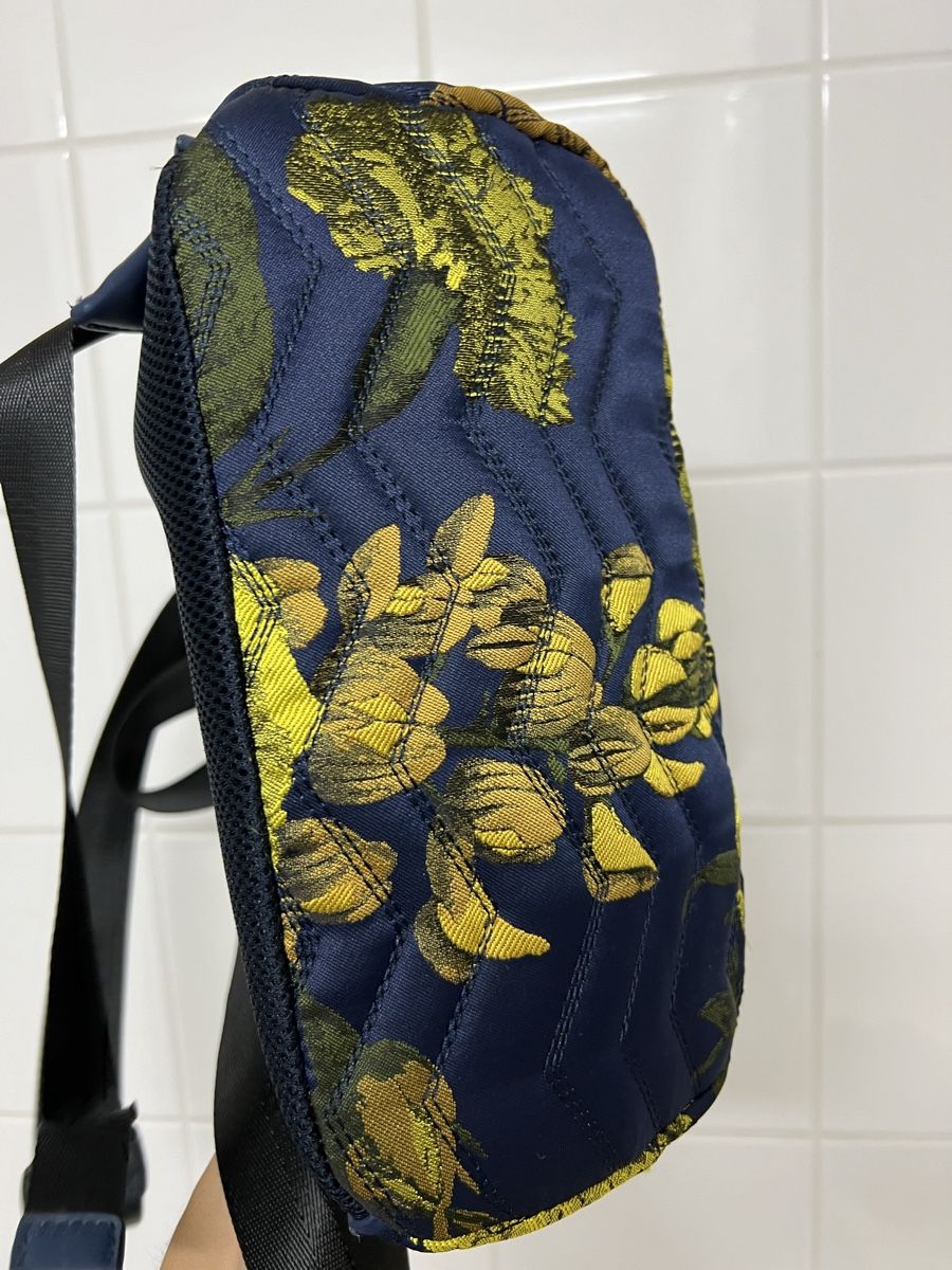 Zaini: Blauer Rucksack mit grünem Muster – Nuovo (secondo la descrizione) da Jona venduto da n.ferrari 2