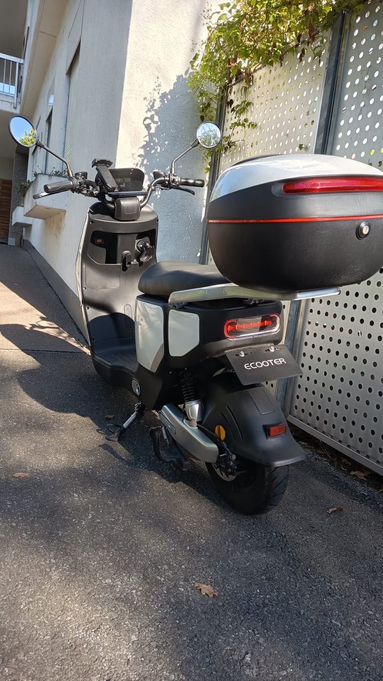 Elektromobile: Elektroroller Ecooter M1 – Gebraucht aus Luzern von gb4_hv6m 3