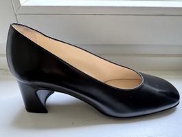 New TOD’S Elegant Black Leather Pumps - Size 40