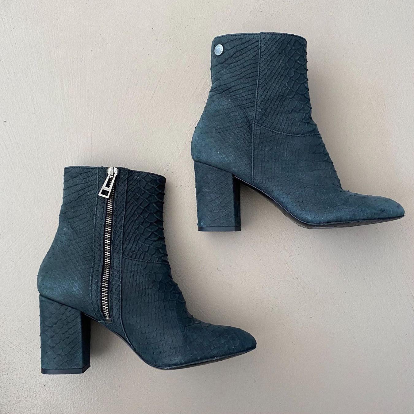 Zadig & Voltaire Scarpe da donna: ZADIG & VOLTAIRE Stiefeletten – Usato da Zürich venduto da ClosetQueen