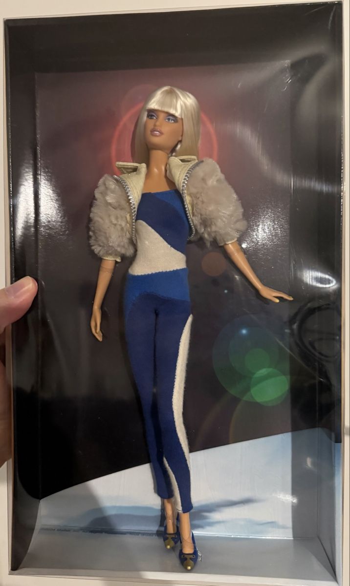 Poupées: Versus Versace Barbie Gold Label – Neuf avec emballage d'origine à Bürglen TG par SonneMondSterne99 2