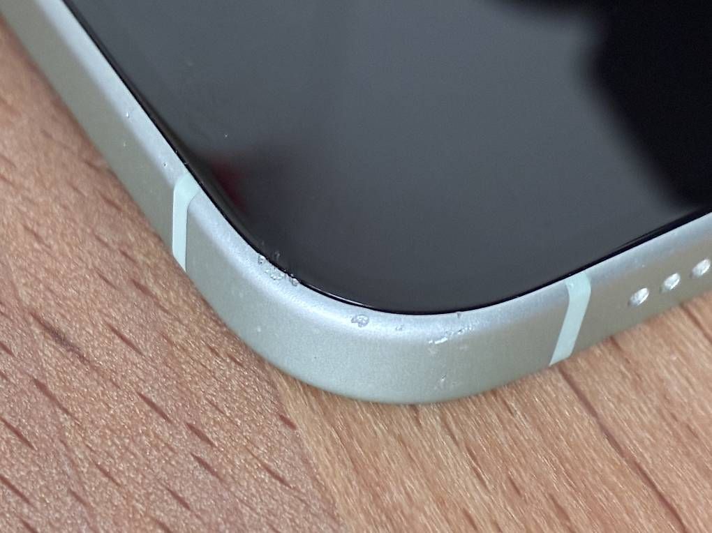 Apple Telefoni cellulari / Smartphones: iPhone 15 Plus mit Garantie – Usato da Lyss venduto da colourblind90 3