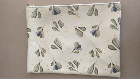trousse imprimée feuilles, idéale pour l'été!
