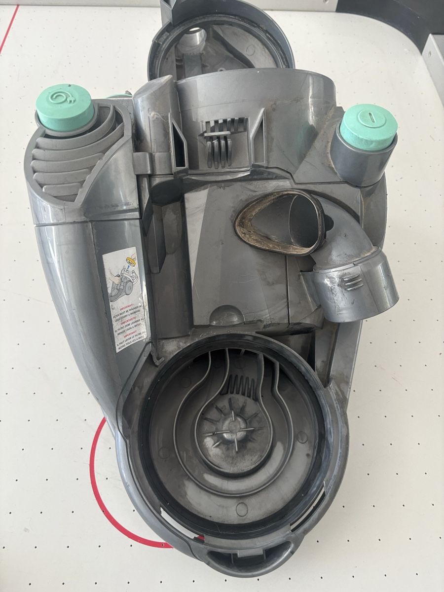 Dyson Aspirateurs & Accessoires: Dyson DC 08 Base Moteur – D'occasion à nods par Tozzifan
