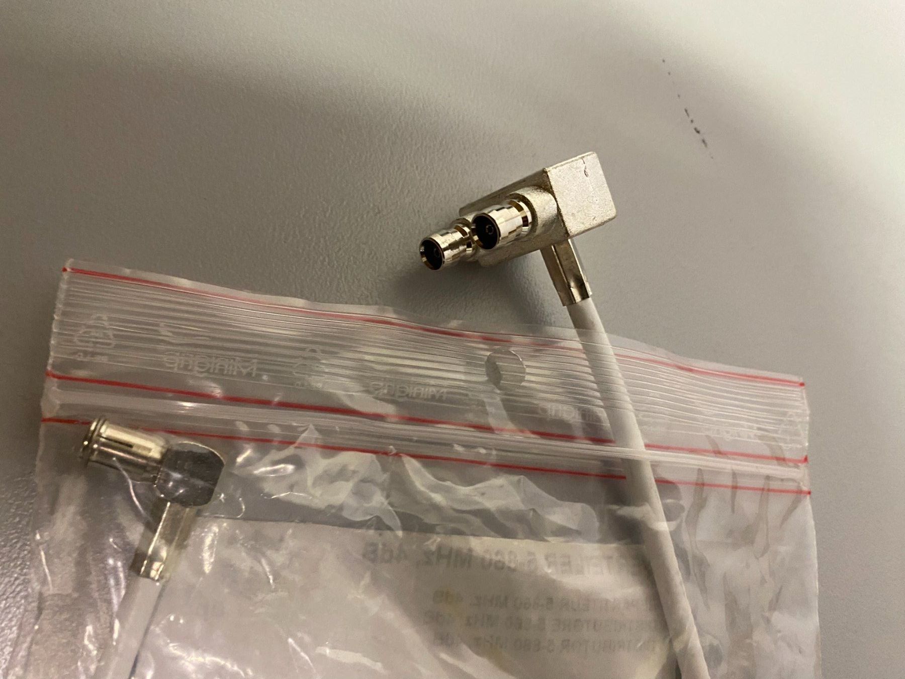 Radiocomunicazione: UPC Verteiler 5-860 MHz, 4 dB – Nuovo e nell'imballaggio originale da Hochdorf venduto da av-electronics 2