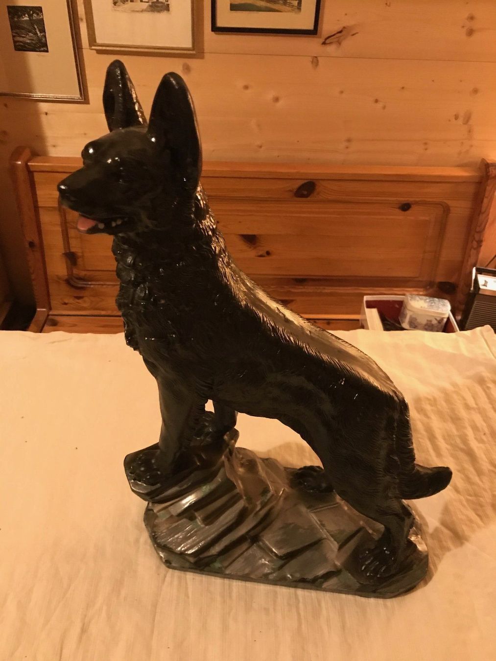 Figuren: Statue d'un chien noir – Gebraucht aus Ste-Croix von BuffetSC