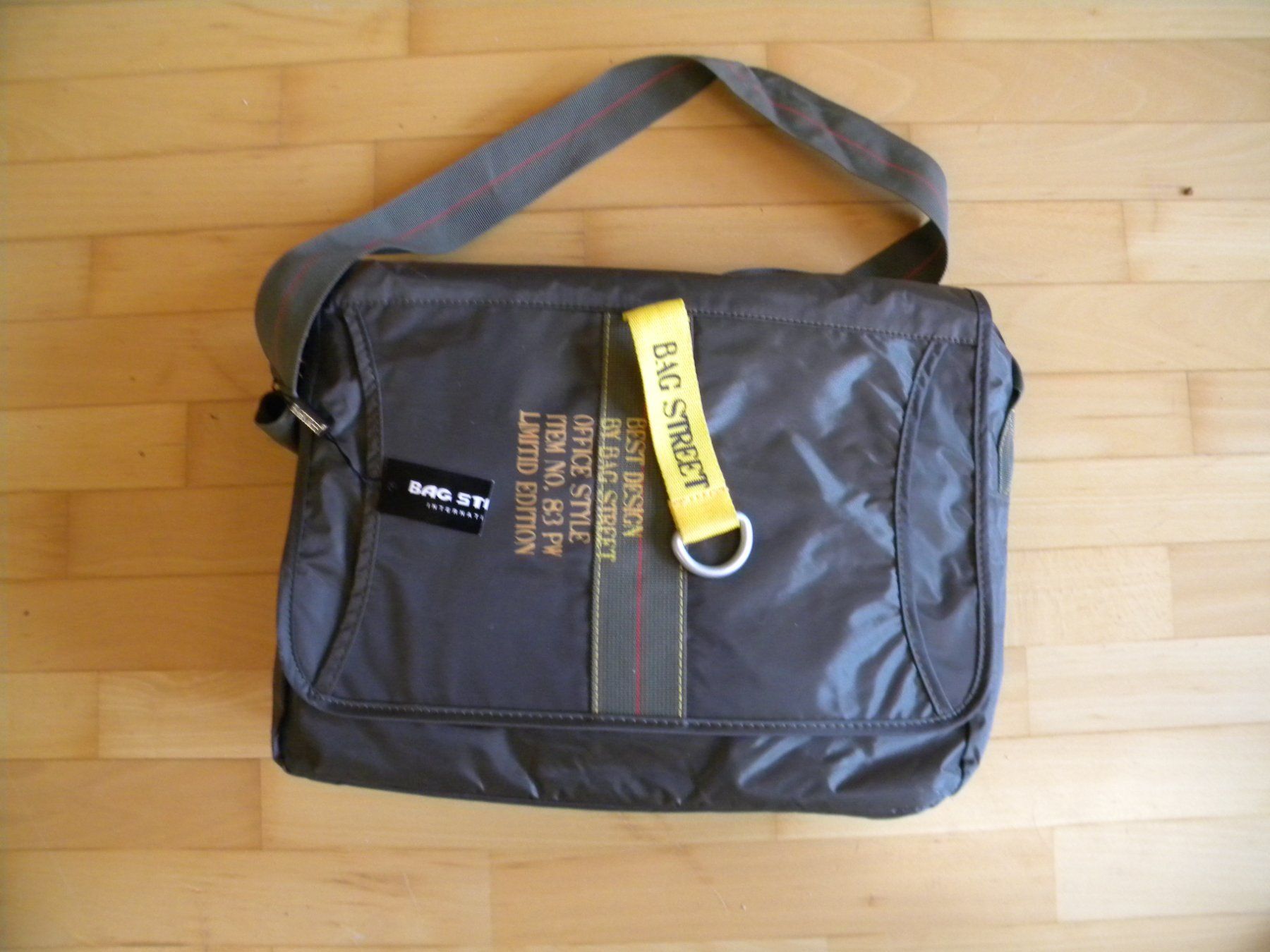 Taschen: Umhänge-Tasche – Neu und originalverpackt aus Bühler von Wini100 1