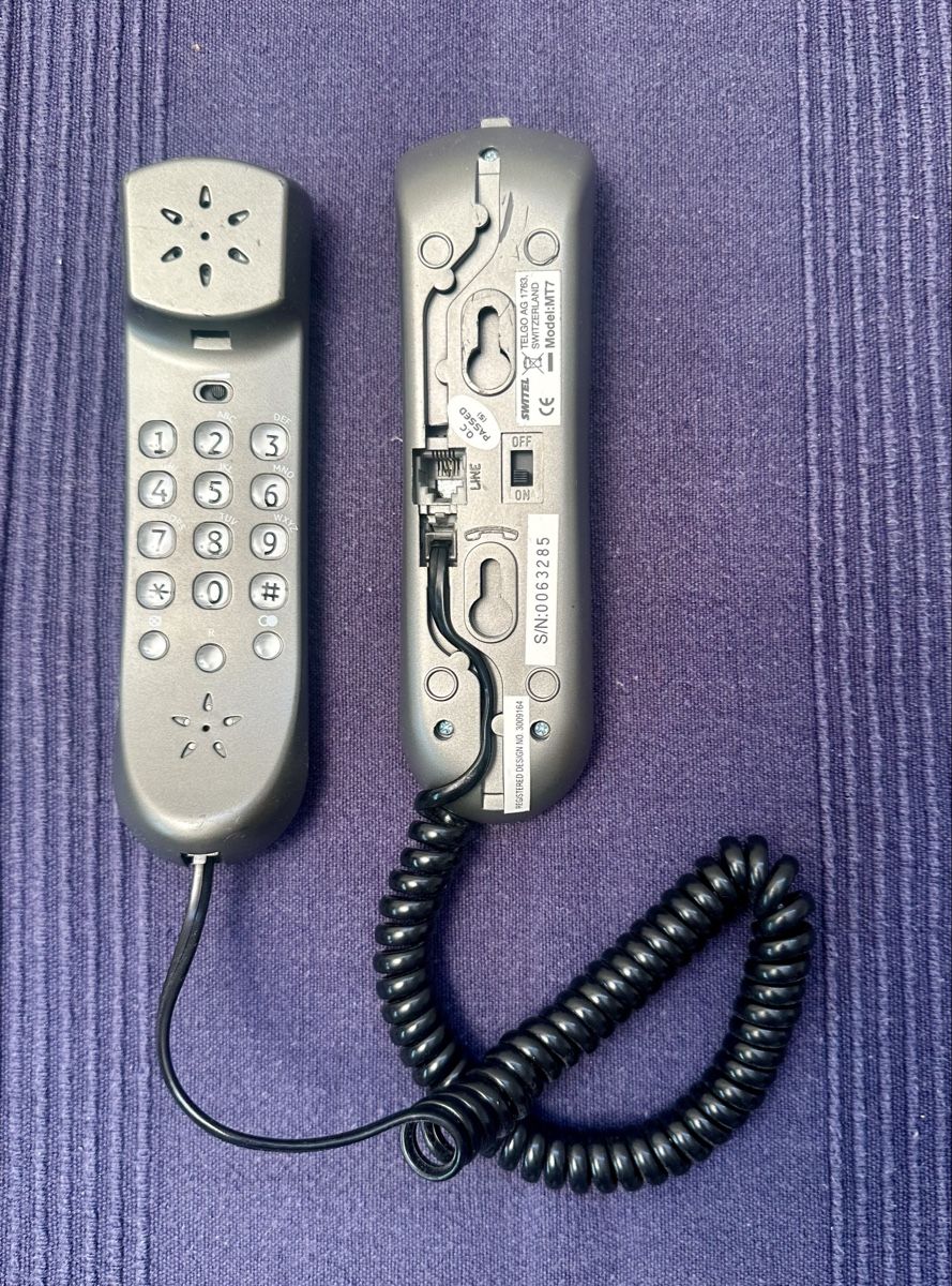 Switel Telefoni: Kompaktes Fixnetz-Telefon – Usato da Oberwil b. Zug venduto da Putincanin 1