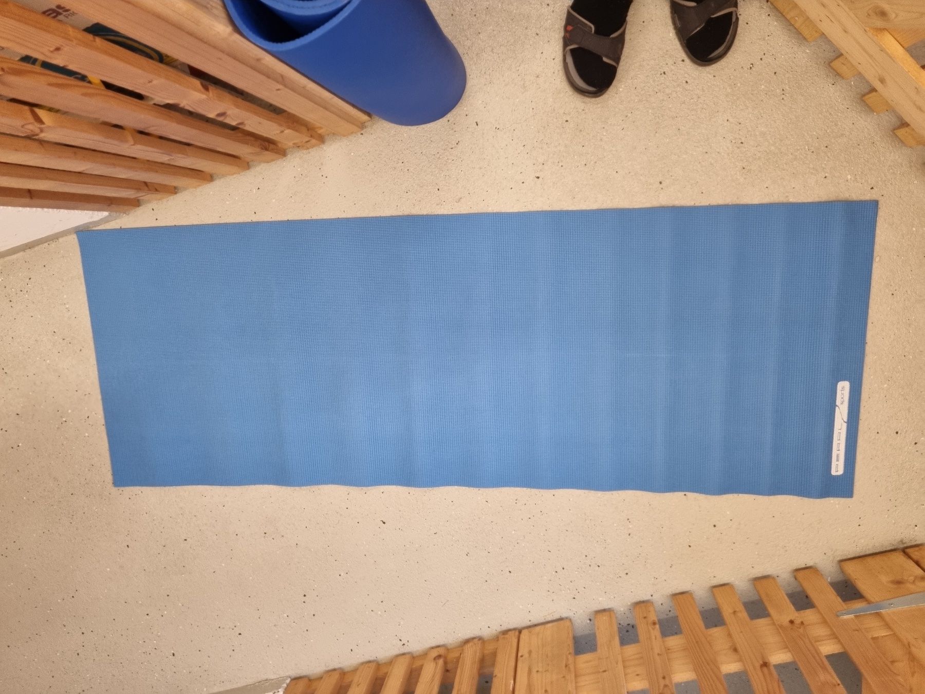 Bodenmatten: Matte mit Hülle – Gebraucht aus Zug von AusverkaufShop