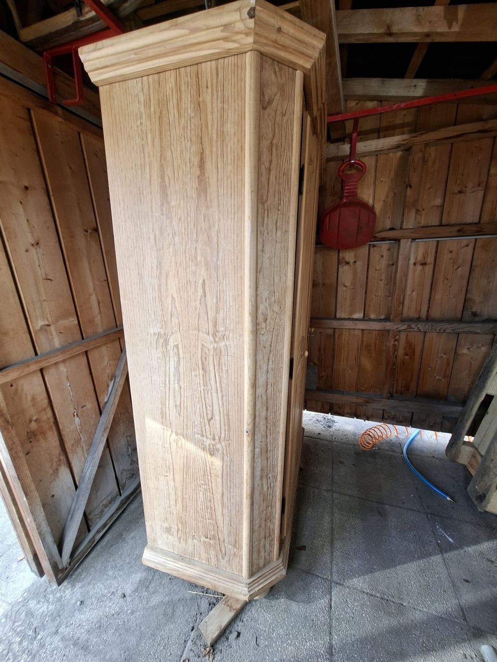 Schränke: Massiver Kleiderschrank aus Holz – Gebraucht aus Balterswil von bischoftanja 1