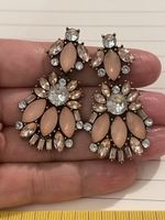 Jolies boucles d’oreilles pierres couleur saumon 🍣