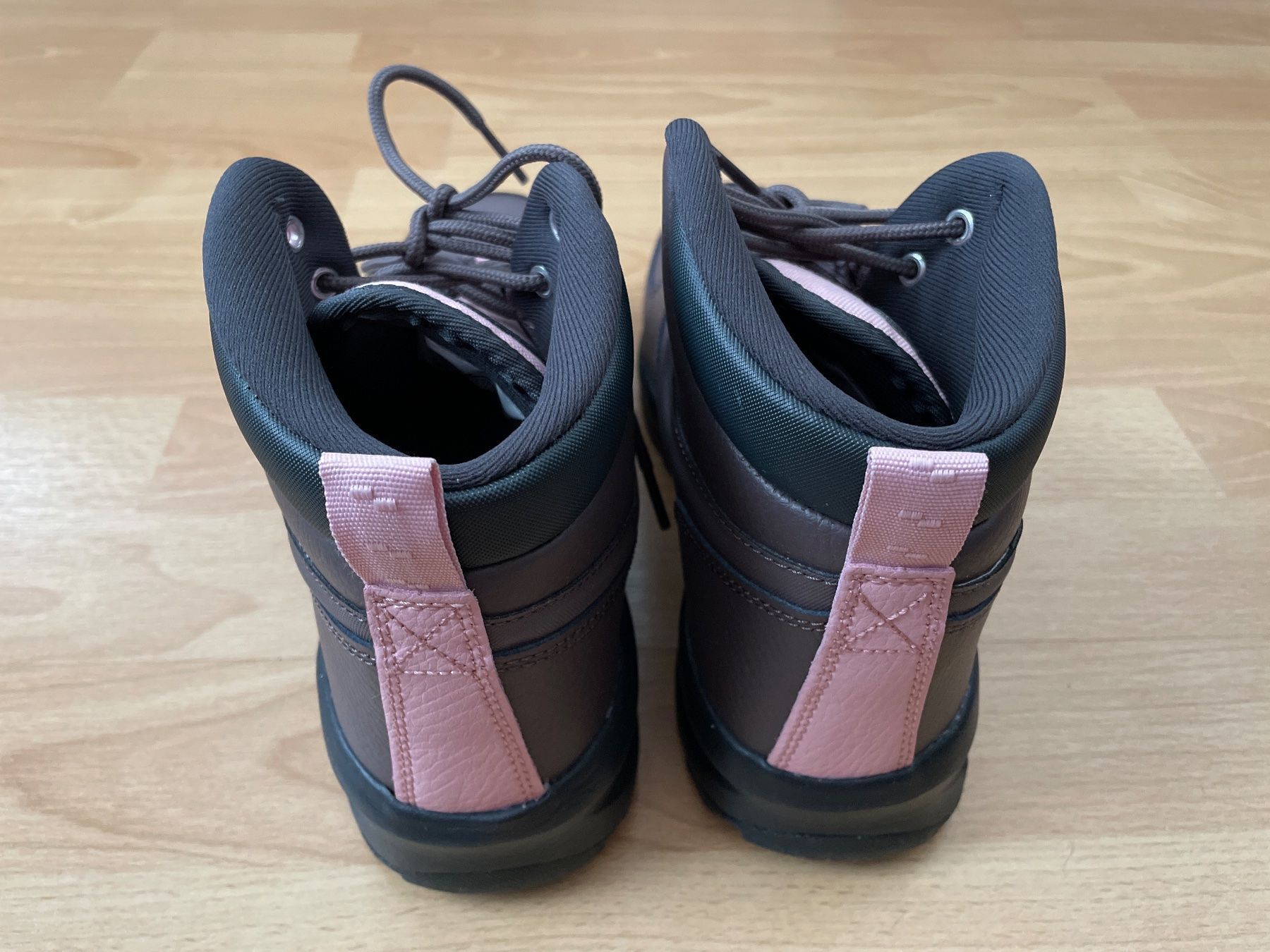 Nike Scarpe per ragazze: Nike Manoa Sneaker High Gr. 37.5 NEU – Nuovo e nell'imballaggio originale da Waltenschwil venduto da hansnine 3