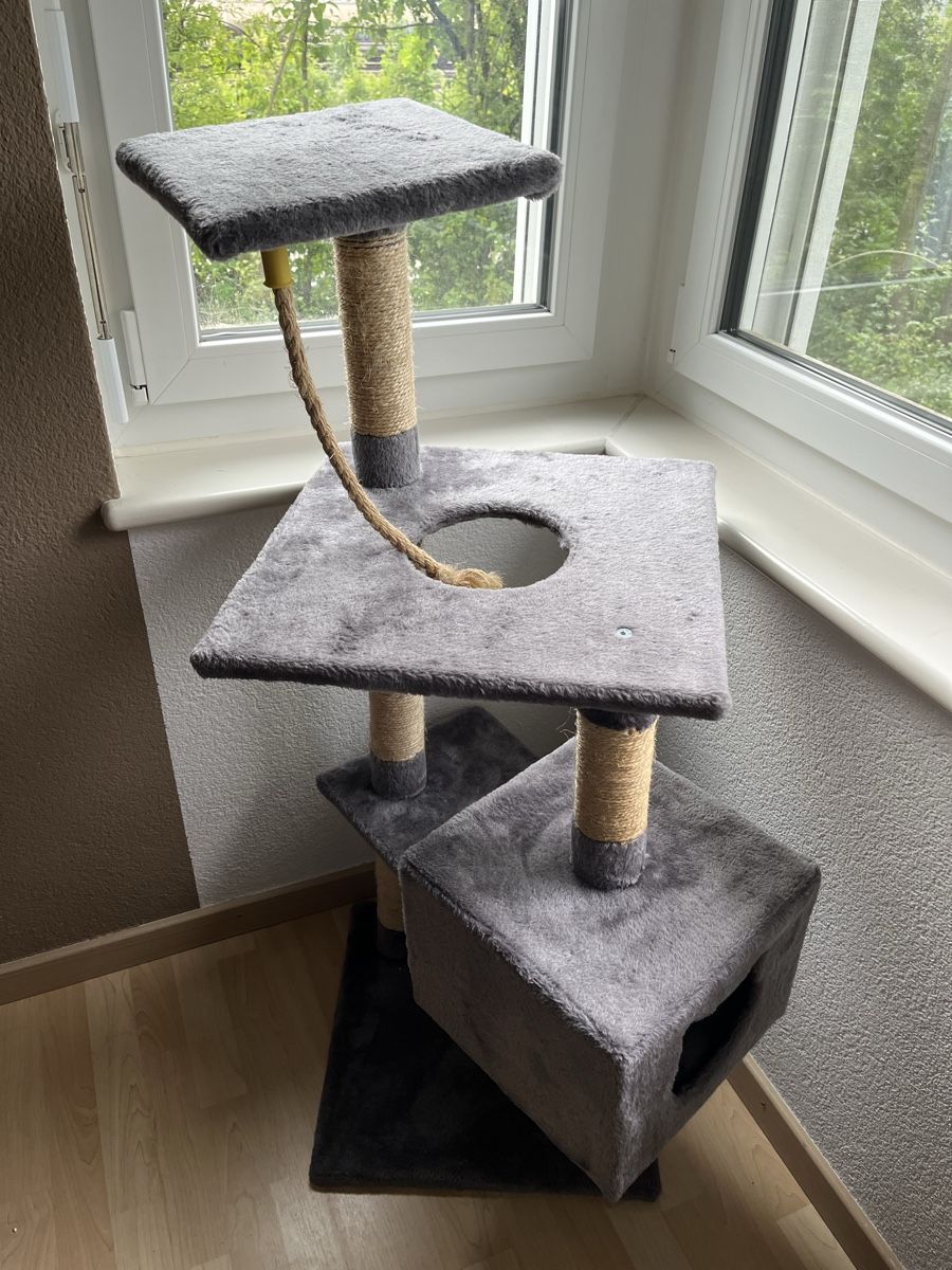 Tiragraffi: Kratzbaum für Katzen – Usato da Siggenthal Station venduto da jam_q565