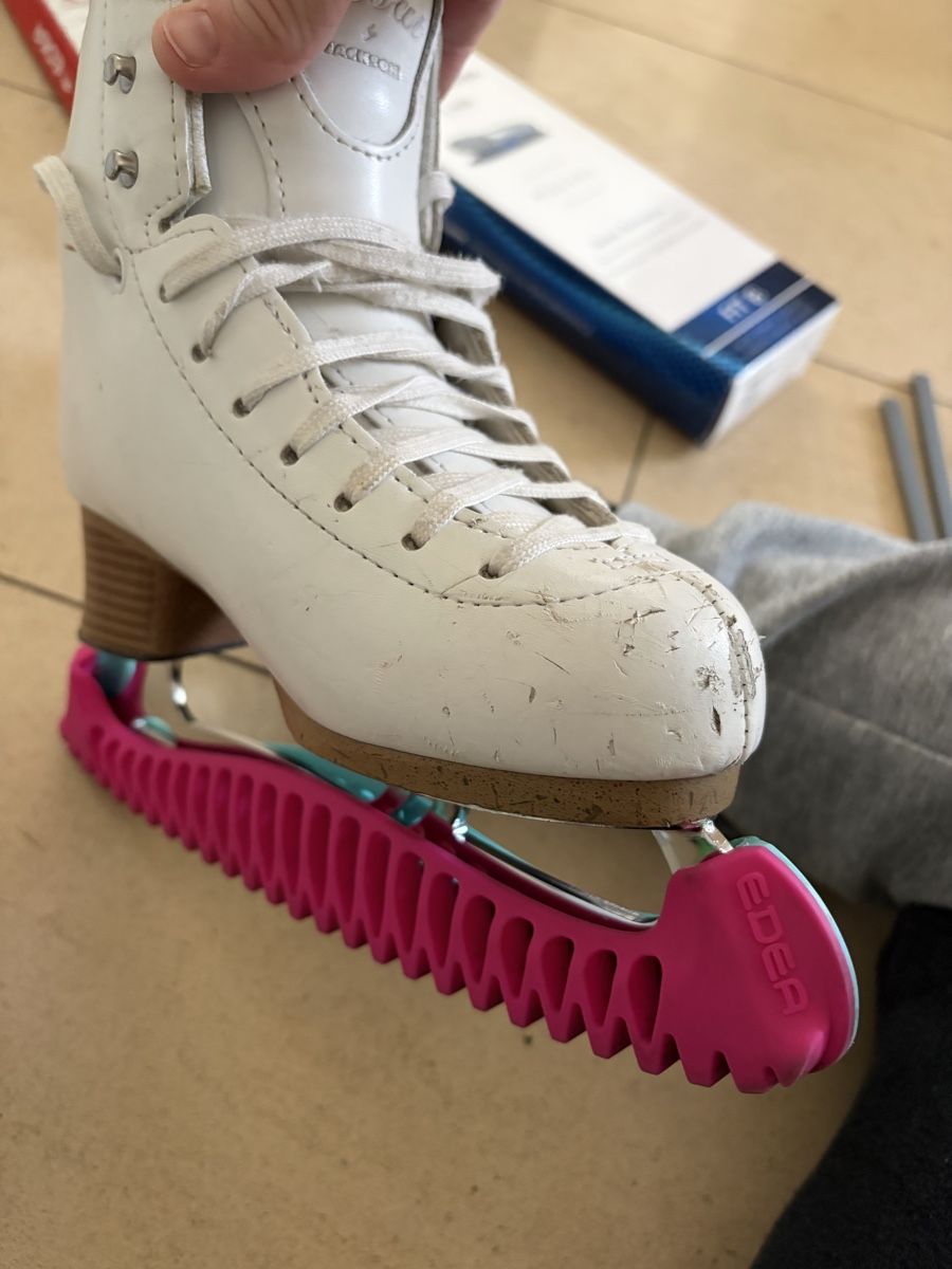 Pattini da ghiaccio: Eiskunstlaufschuhe Debut Grösse 34Weiss gebraucht – Usato da Urdorf venduto da Bettina026 3