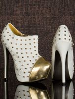 Pumps creme/gold spitzige Nieten Gr. 37