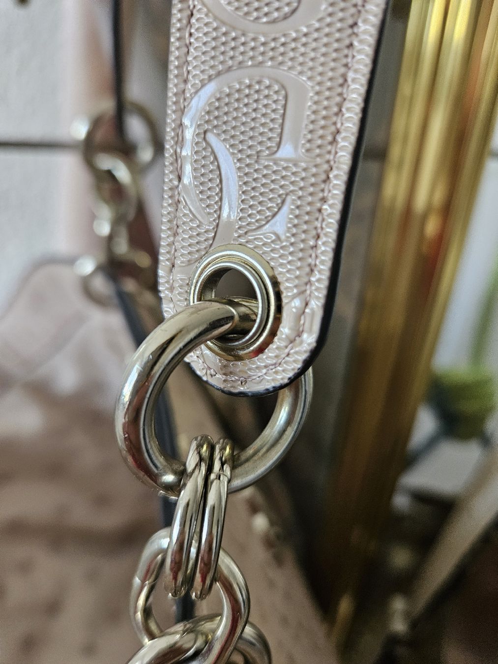 Guess Borse da donna: Guess Handtasche selten gebraucht – Usato da Mühlethurnen venduto da Zauberfee3 3
