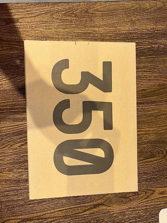 Chaussures hommes: Adidas YEEZY Boost 350 bone-white – D'occasion à Bichelsee par hubraum_