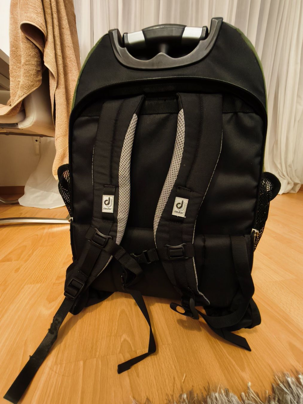 Deuter Rucksäcke: Rucksack mit Rollen – Gebraucht aus Bassersdorf von gal_b5f5 2