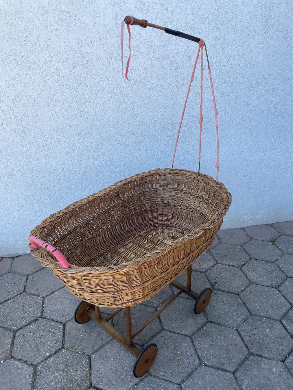 Berceaux: Kinderstubenwagen – D'occasion à Walliswil b.Wangen par Stockente33