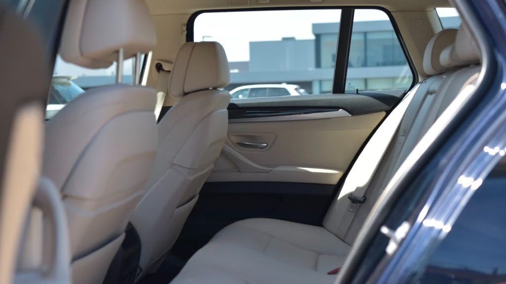 BMW Automobili: BMW 530d Luxury Touring – Usato da Oberurnen venduto da Bentleyarts77 6