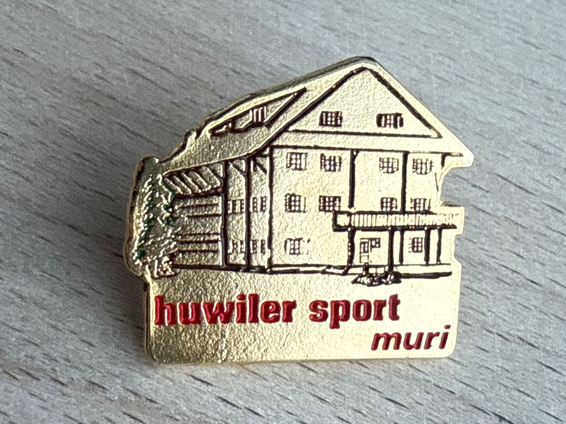 Placchette & Badge: Pin Huwiler Sport Muri – Usato da Glattbrugg venduto da Schweigmatt