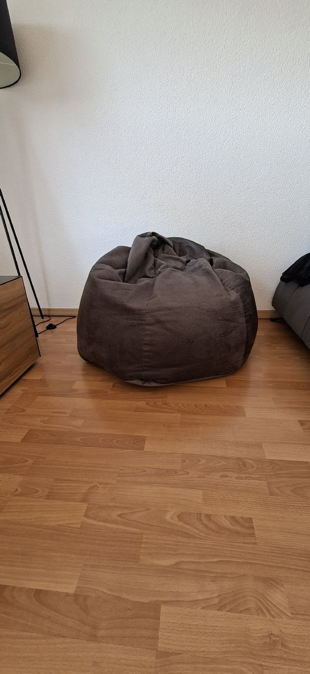 Micasa Poltrone: Sitzsack grau Stoff guter Zustand – Nuovo (secondo la descrizione) da Buchs ZH venduto da GRE_11 1