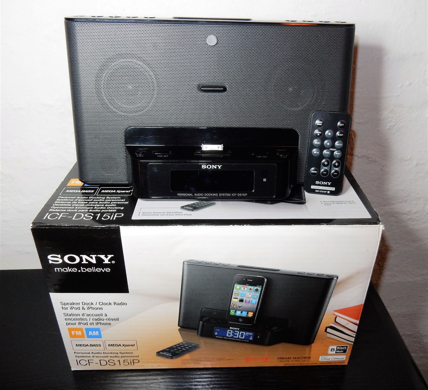 Docking station: **SONY ICF-DS15iP Radiowecker iPod/iPhone Docking Station** – Usato da Zürich venduto da Holzbolzen