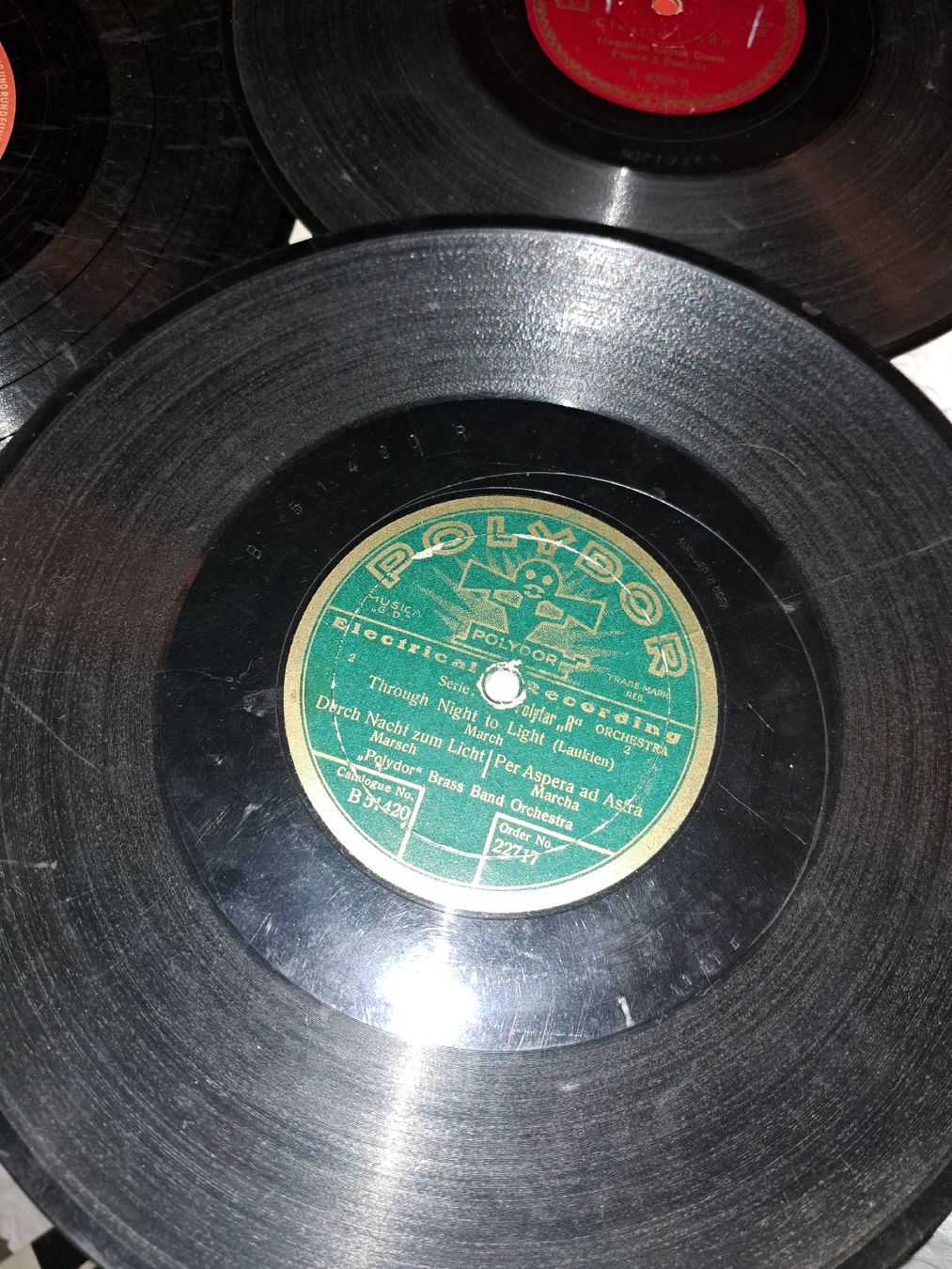 Schallplatten: Shellack platten Sammlung, verschiedene Labels, – Gebraucht aus Kölliken von Upcycling-by-Mc-TAM 3