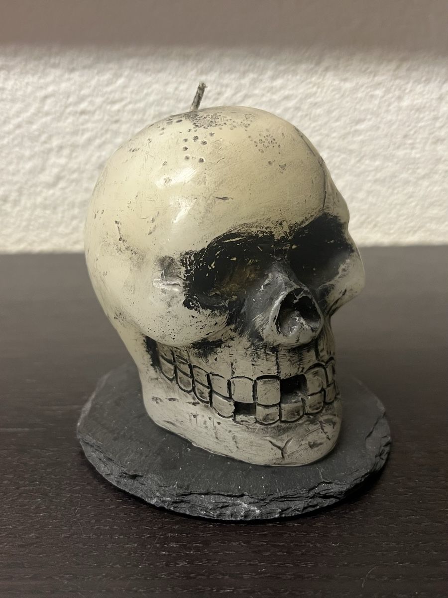 Kerzen: Totenkopf Kerze Schädel mit LEDs – Defekt aus Zürich von rigani