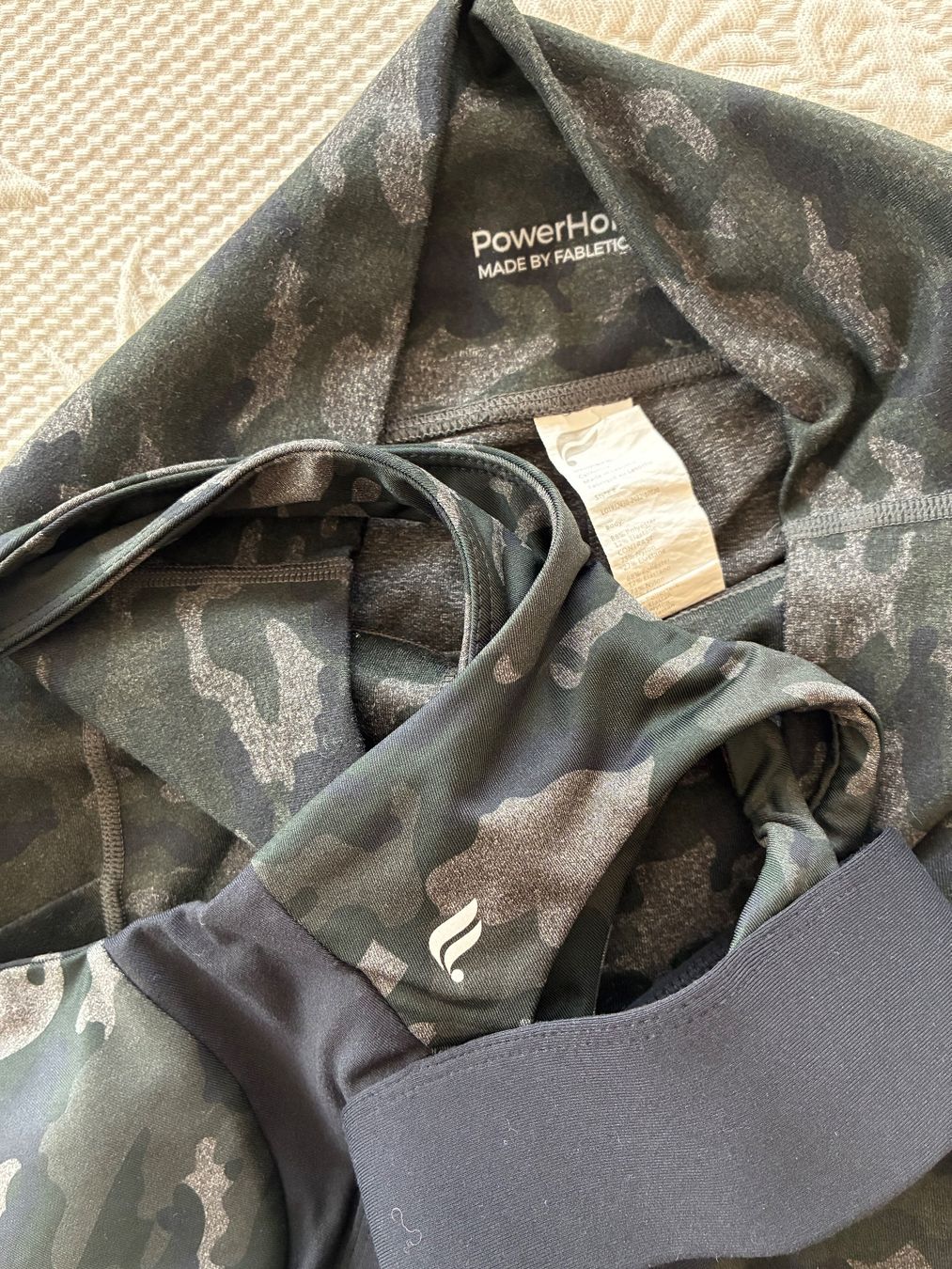 Lotti di vestiti: Top sport set fabletics gr. Xs – Usato da Amriswil venduto da Fisch79 2