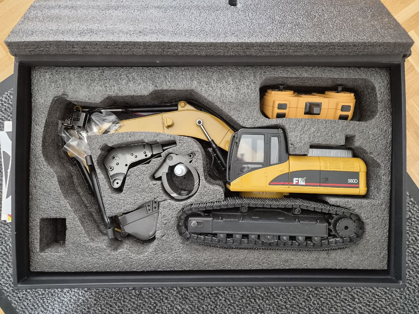 Modellismo RC: RC Bagger Huina 580D/Cat 336D E – Usato da Flamatt venduto da Top-Shop-1