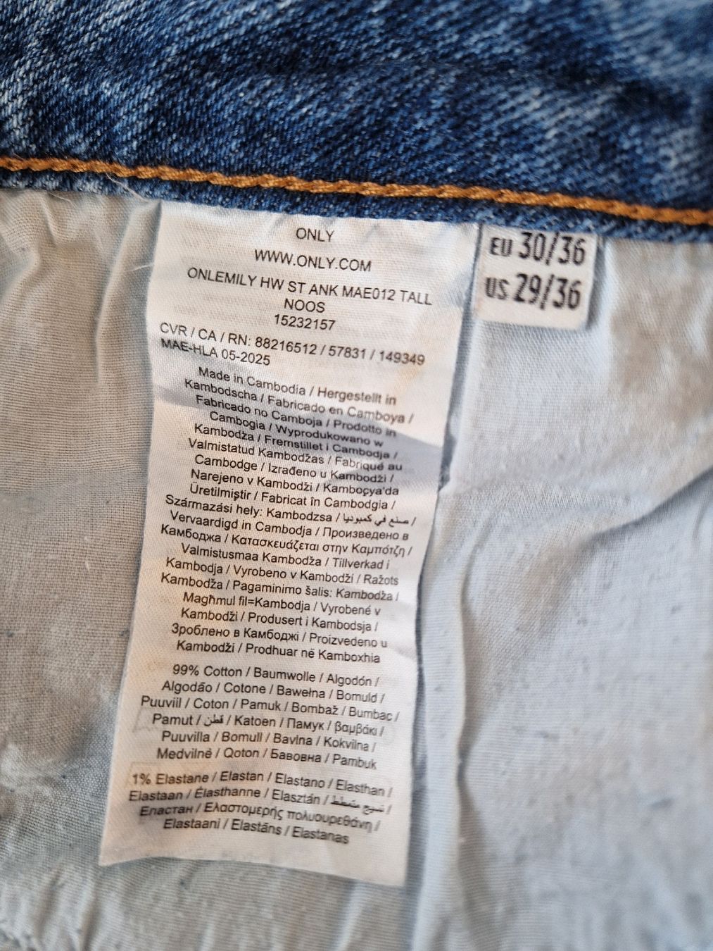 Only Jeans: Only Mom Jeans Gr. 30/36, extra lange Beine – Usato da Niederrohrdorf venduto da Miripfiri 1