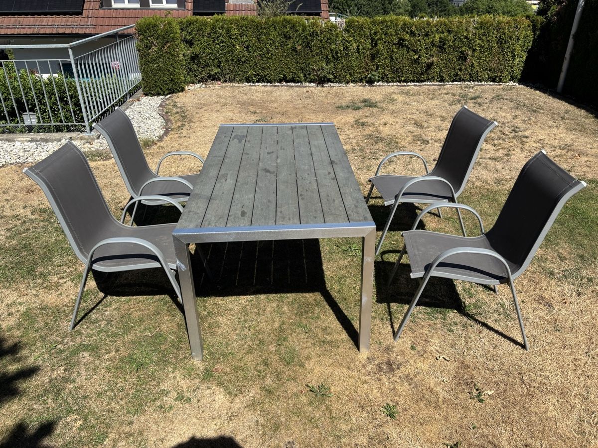 Tische: Gartentisch mit 4 Stühlen  – Gebraucht aus Lengnau AG von Chefe43