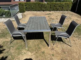 Gartentisch mit 4 Stühlen 
