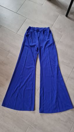 Schöne Stoffhose mit weitem Bein NEU